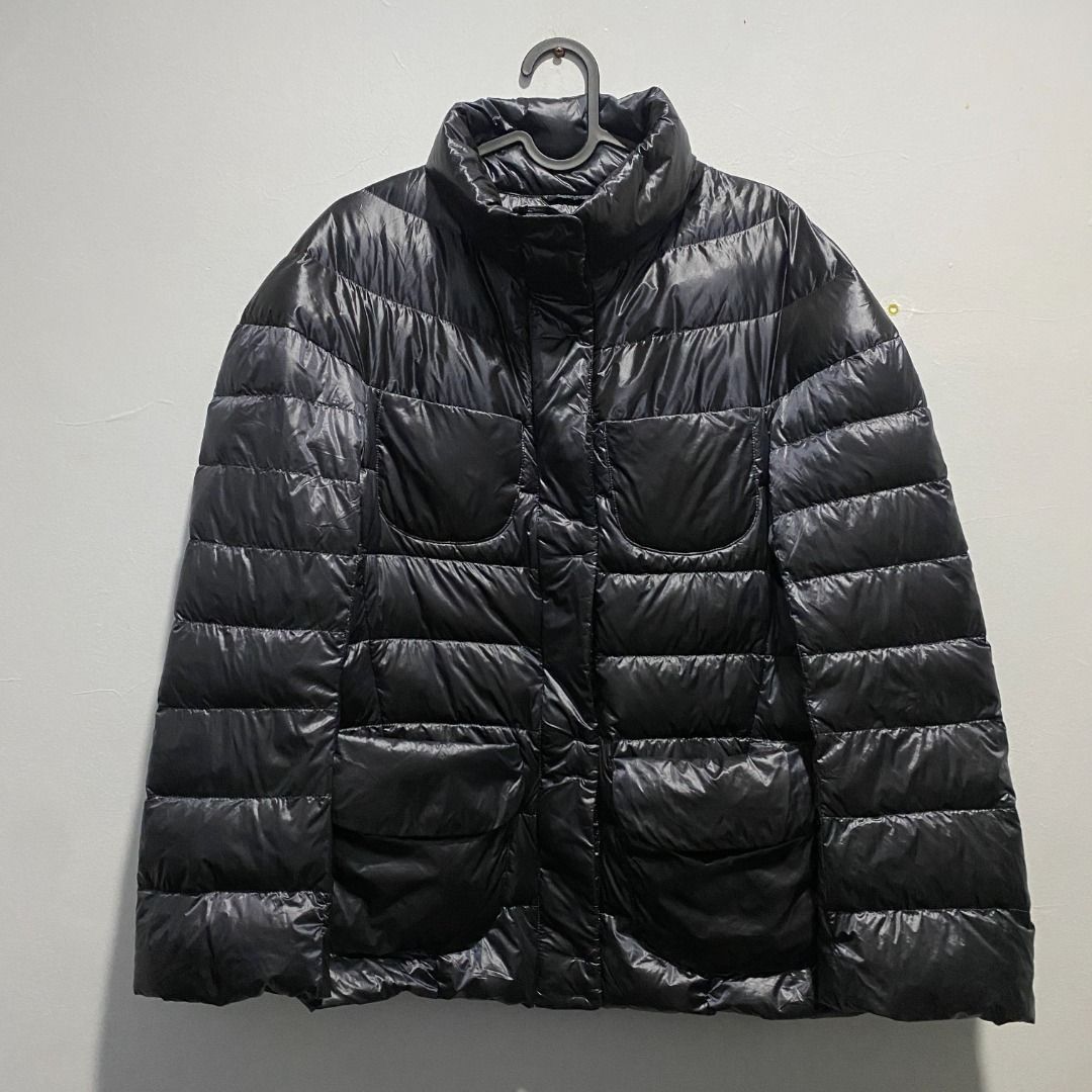 Jil Sander Uniqlo Ultra Light Down Jacket M (Category: Coats, Jackets and Outerwear) located in Antipolo. Submitted by bentakahitanoano (Listing ID 1469955897, Image 2). Description: Still in good condition Size M Pit to pit 20 Length 26.