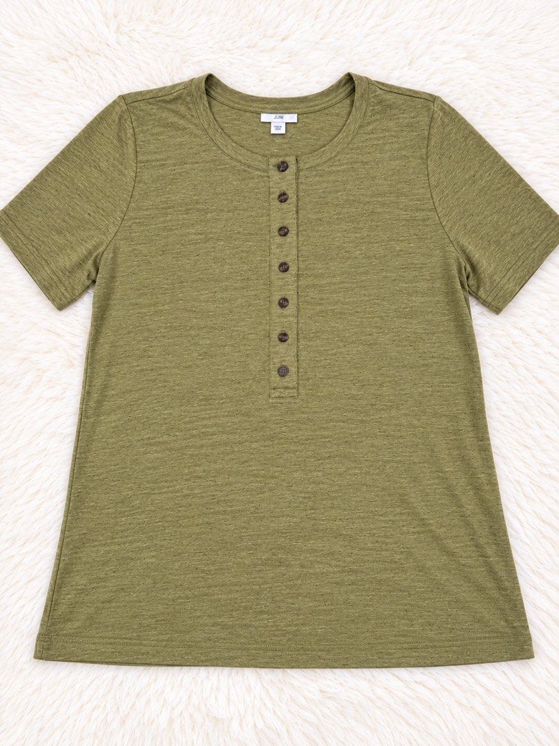 j.jill Tshirt (Category: Shirts) located in San Fernando. Submitted by maindaysanik2x (Listing ID 1470070262, Image 1). Description: Medium on tag fits aslo til Large.