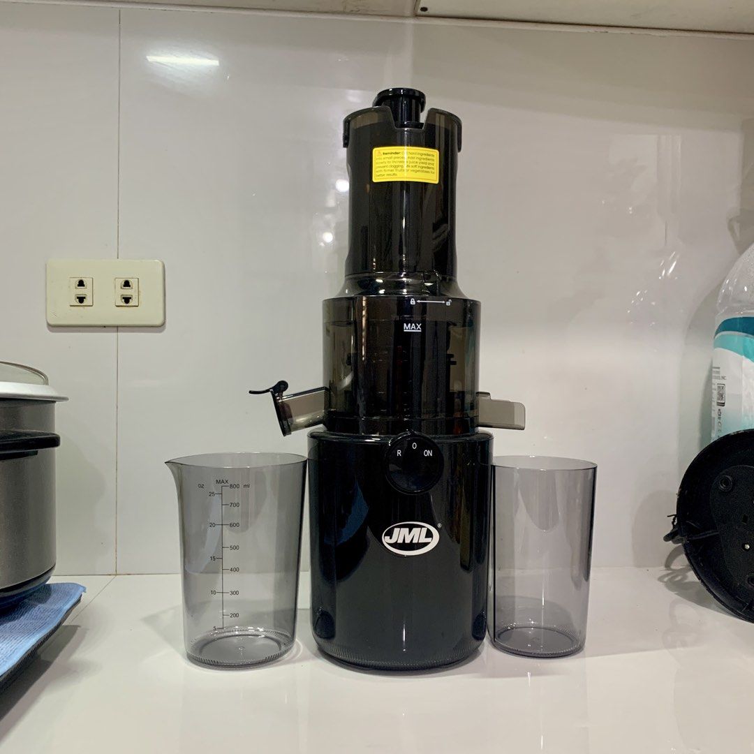 JML SLOW JUICER (Category: Juicers, Blenders & Grinders) located in Mariveles. Submitted by iamnorima (Listing ID 1469975052, Image 2). Description: JML SLOW JUICER Bought it last April 2026 Used 3x only RFS: declutter Ship via J&T (shipping fee c/o buyer).