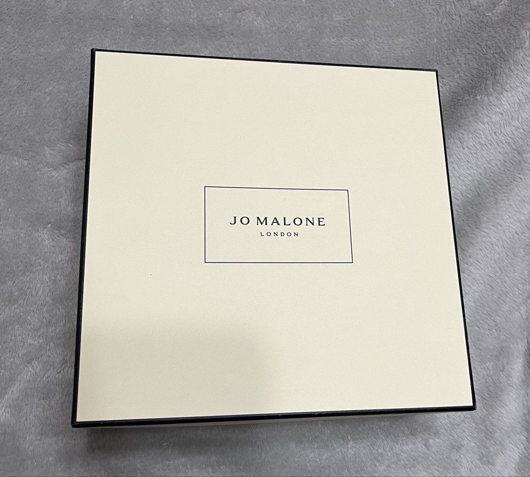 Jo malone box (Category: Luxury Accessories) located in Bacoor. Submitted by ayit. (Listing ID 1470019094, Image 2). Description: Orig personal good cond sf inc - Authentic Jo Malone London empty gift box - Features signature cream textured exterior with elegant black borders and logo - Clean and sturdy matte black interior - Meetups available in Molino V, Bacoor, Cavite (Citta Italia Subdivision).