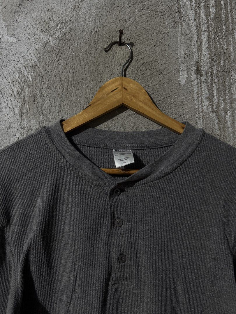 Joe boxer Thermal Henley Long-sleeves (Category: Coats, Jackets and Outerwear) located in Pasay City. Submitted by niel304 (Listing ID 1470105825, Image 3). Description: Condition: 9.5/10 Dimensions: 17.5x27 Size on tag: Medium Issues: none.