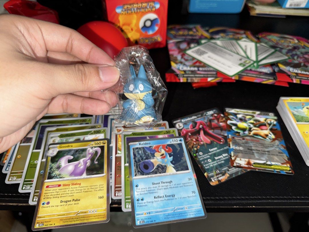 Jollibee Evolution Surprise & Pokemon chaos rising (Category: Card Packs) located in Manila. Submitted by huntergreeny (Listing ID 1470012646, Image 2). Description: Take all Declutter .