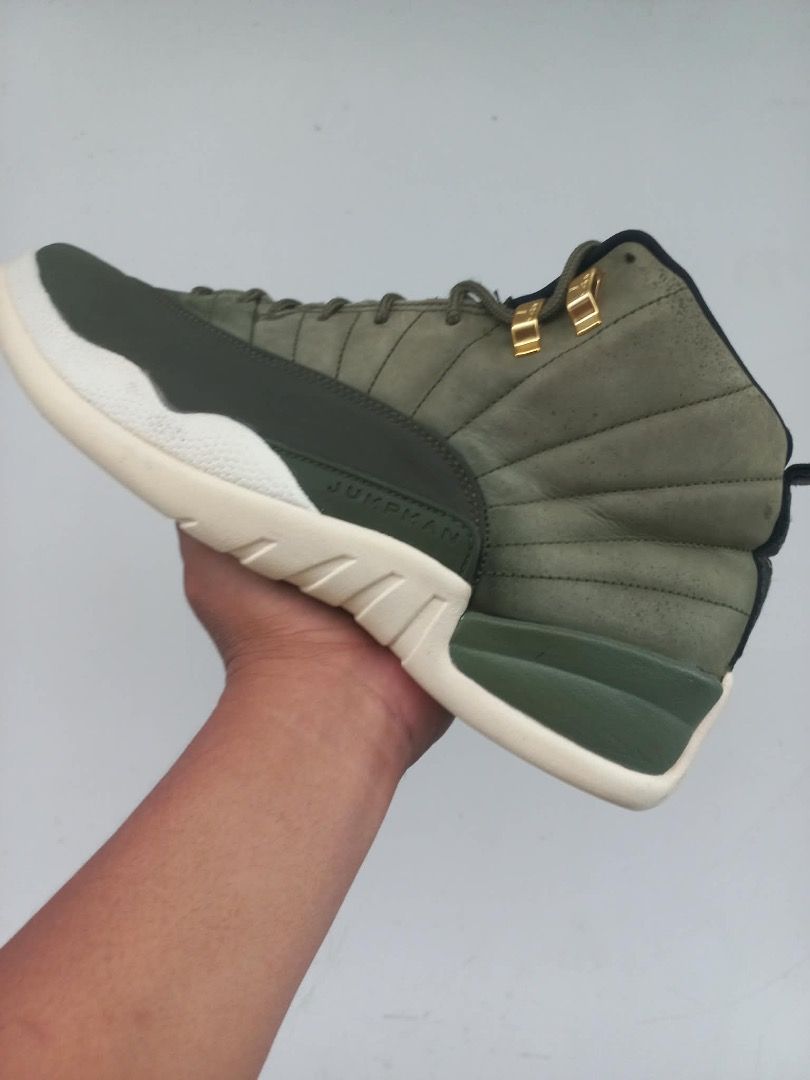 Jordan 12 Retro Class of 2003 (Category: Sneakers) located in Albuera. Submitted by maglinte23 (Listing ID 1470058281, Image 1). Description: Jordan 12 Retro Class of 2003 Size 12 US Mens Lightly Worn.