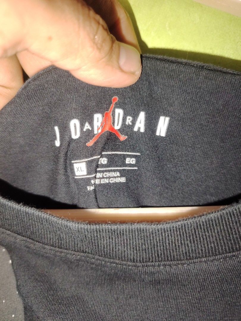 JORDAN (Category: Activewear) located in Pasig City. Submitted by michelle.asuki (Listing ID 1469972668, Image 2). Description: JORDAN TRI COLOR EXCELLENT XL ON TAG FIT TO MEDIUM 22 WIDTH 27 LENGHT 600.
