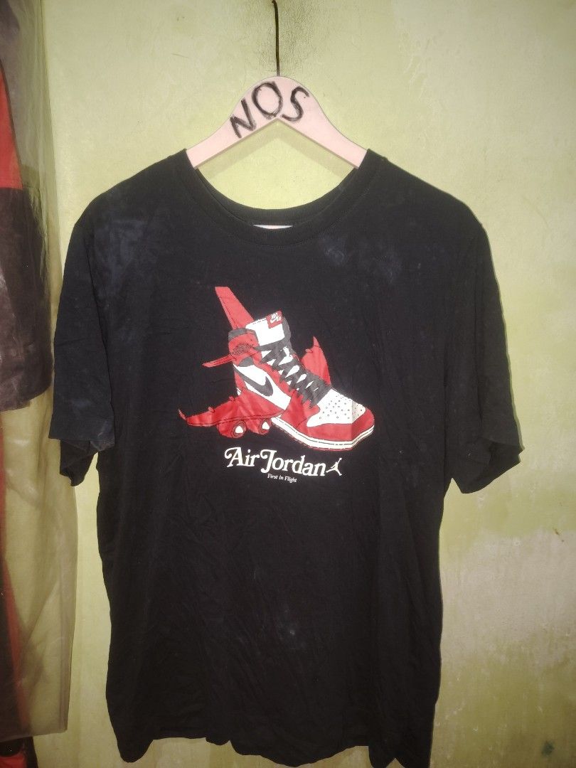 JORDAN (Category: Tshirts & Polo Shirts ) located in Pasig City. Submitted by michelle.asuki (Listing ID 1470061828, Image 1). Description: JORDAN SHIRT EXCELLENT LARGE 22 WIDTH 28 LENGHT 500.