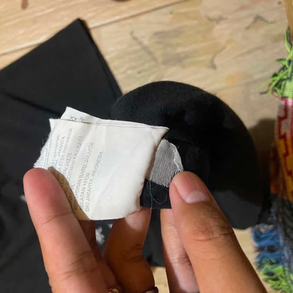Jordan (Category: Tshirts & Polo Shirts ) located in Malabon City. Submitted by not_just_fits (Listing ID 1470141709, Image 3). Description: Dimes: ▪️W: 21 L: 26 Flaw/s: ▪️missing neck tag, hairlines, slightly loose neck.
