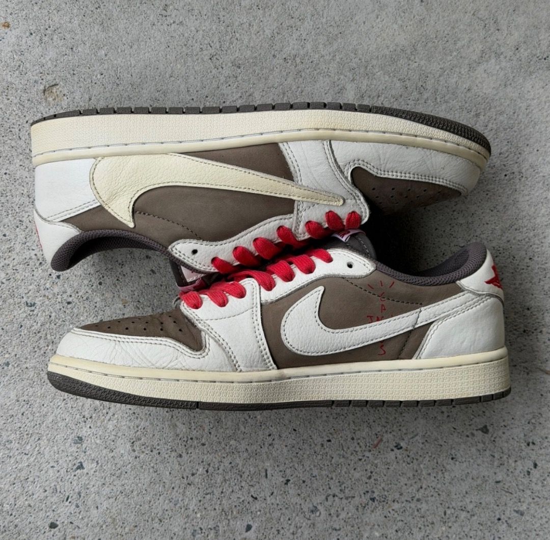 Jordan 1 Low Reverse Mocha (Category: Sneakers) located in Albuera. Submitted by maglinte23 (Listing ID 1470057329, Image 2). Description: Jordan 1 Low Reverse Mocha Size 10 US Mens Lightly Worn.