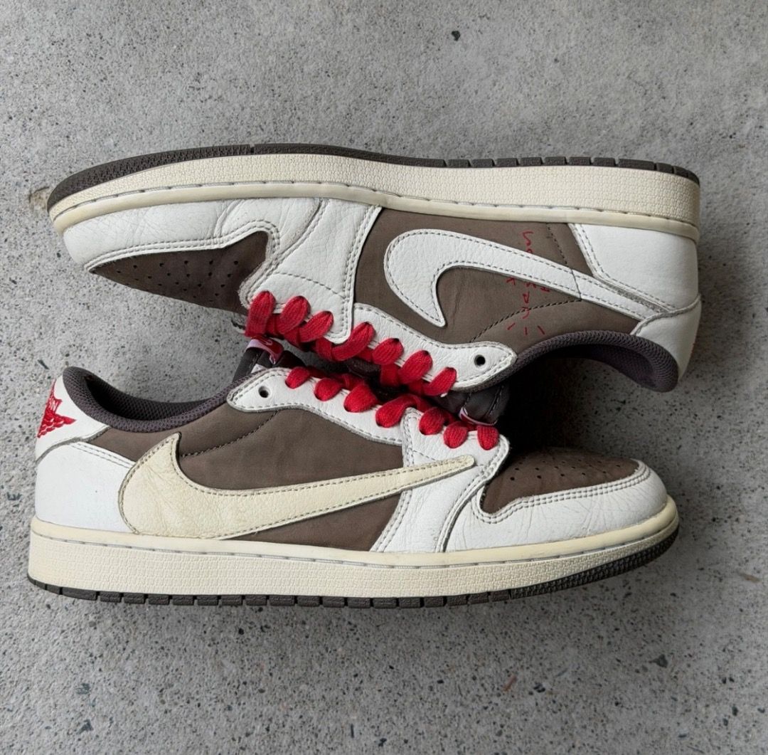 Jordan 1 Low Reverse Mocha (Category: Sneakers) located in Albuera. Submitted by maglinte23 (Listing ID 1470057329, Image 1). Description: Jordan 1 Low Reverse Mocha Size 10 US Mens Lightly Worn.