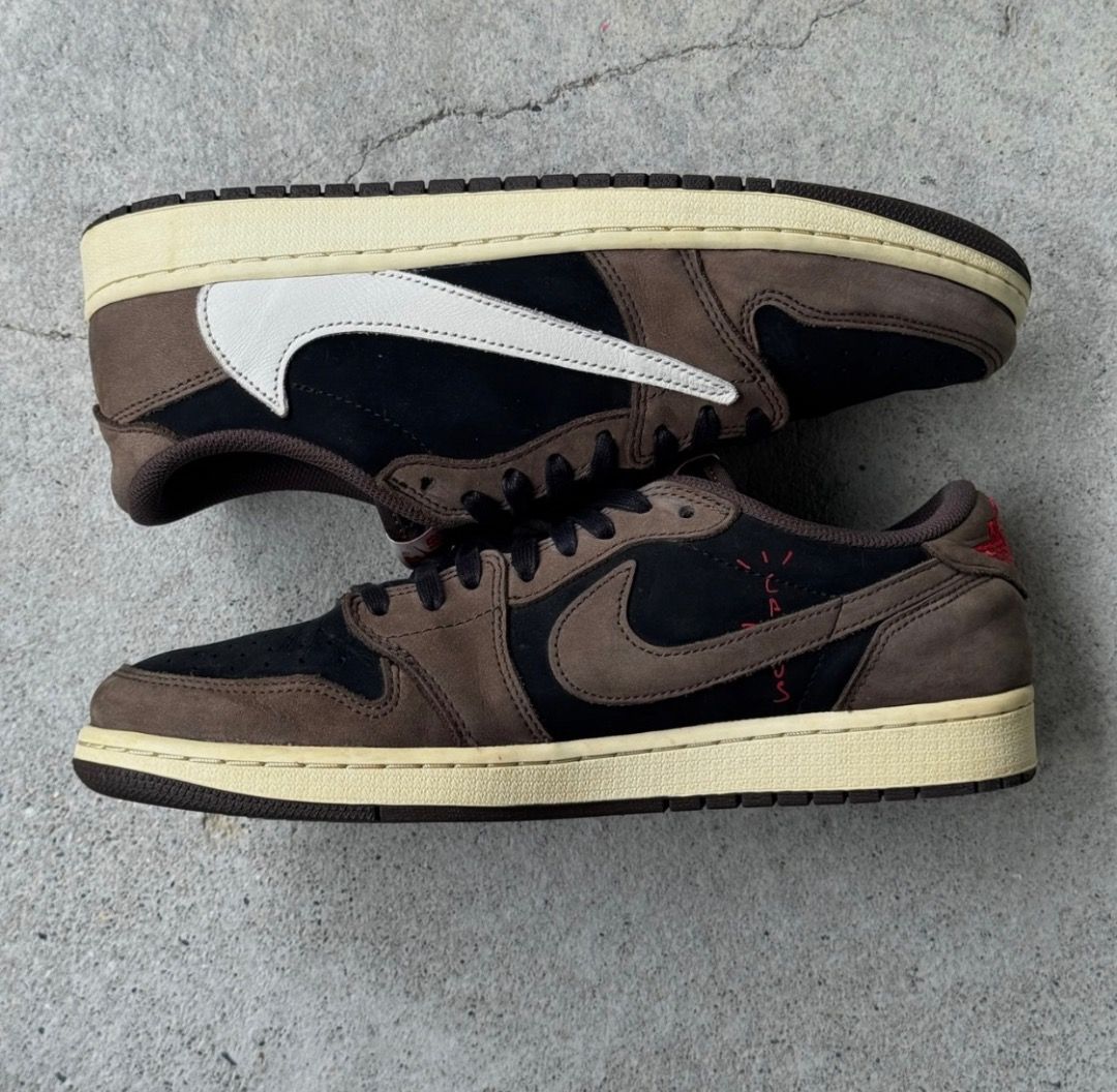 Jordan 1 Low Travis Scott Mocha (Category: Sneakers) located in Albuera. Submitted by maglinte23 (Listing ID 1470057518, Image 2). Description: Jordan 1 Low Travis Scott Mocha Size 10 US Mens Lightly Worn.