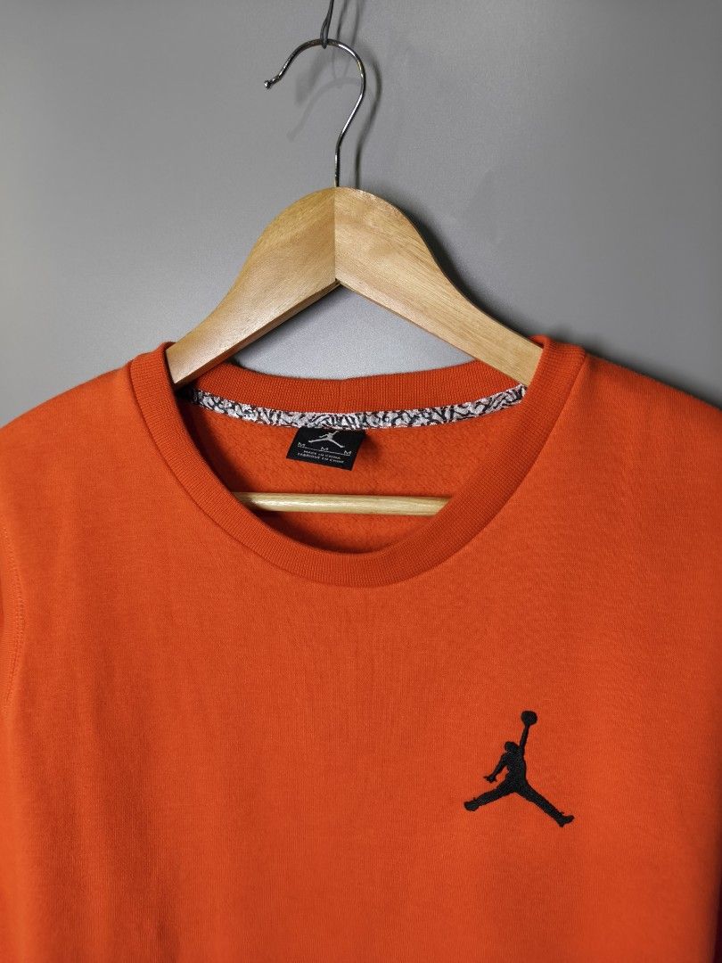 Jordan Crewneck (Category: Coats, Jackets and Outerwear) located in Baguio. Submitted by modern6tone6 (Listing ID 1470096091, Image 3). Description: Excellent-New Condition 9.8/10 Color rate.