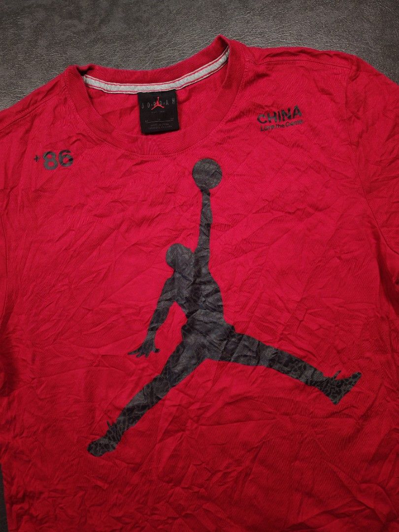 Jordan Jump Man Tee (Category: Tshirts & Polo Shirts ) located in Kalibo. Submitted by relivethearchives (Listing ID 1469976919, Image 2). Description: Jordan Jump Man Tee in Excellent Condition Size Medium on tag DIMES Width: 18.5 Length: 26 📍 Need Wash.