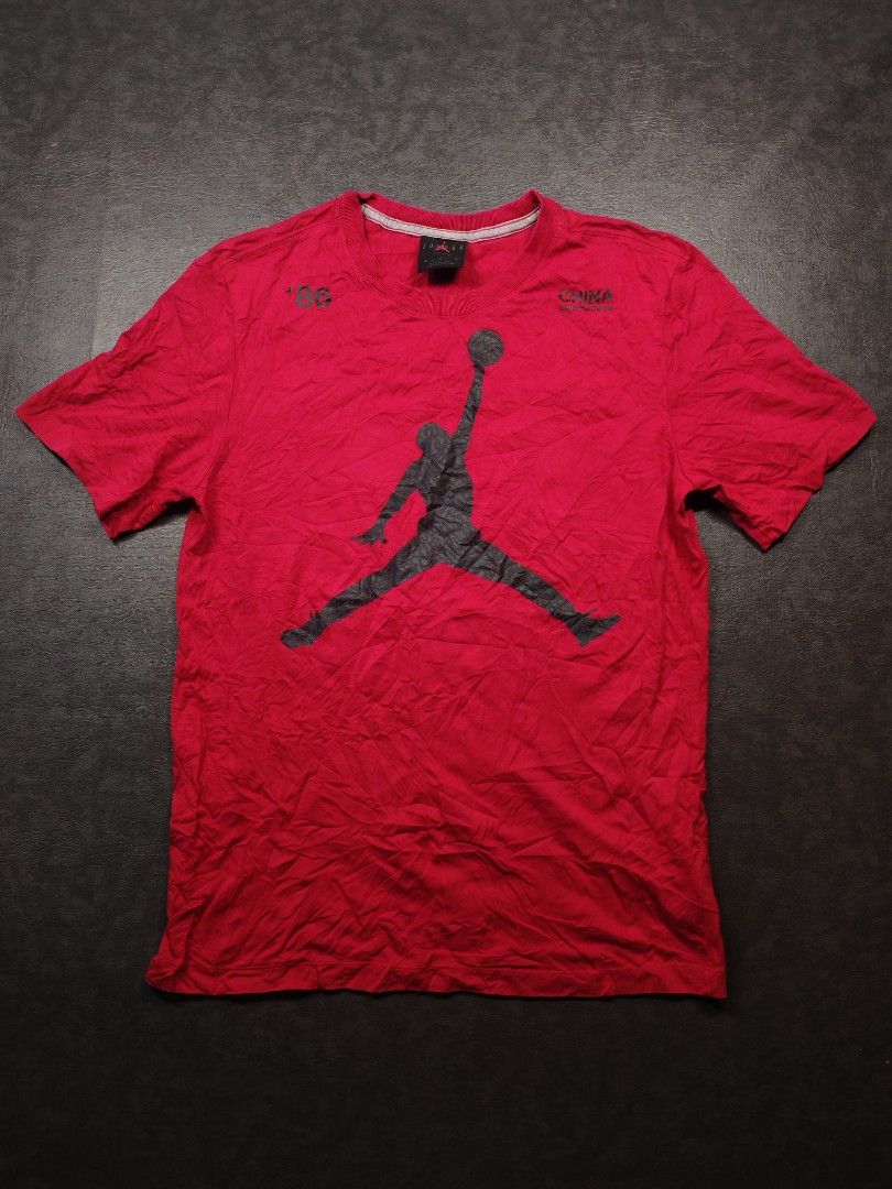 Jordan Jump Man Tee (Category: Tshirts & Polo Shirts ) located in Kalibo. Submitted by relivethearchives (Listing ID 1469976919, Image 1). Description: Jordan Jump Man Tee in Excellent Condition Size Medium on tag DIMES Width: 18.5 Length: 26 📍 Need Wash.