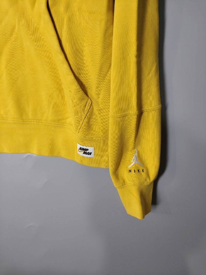 Jordan Jumpman (Category: Coats, Jackets and Outerwear) located in Baguio. Submitted by modern6tone6 (Listing ID 1470094658, Image 3). Description: Excellent-New Condition 9.8/10 Color rate.