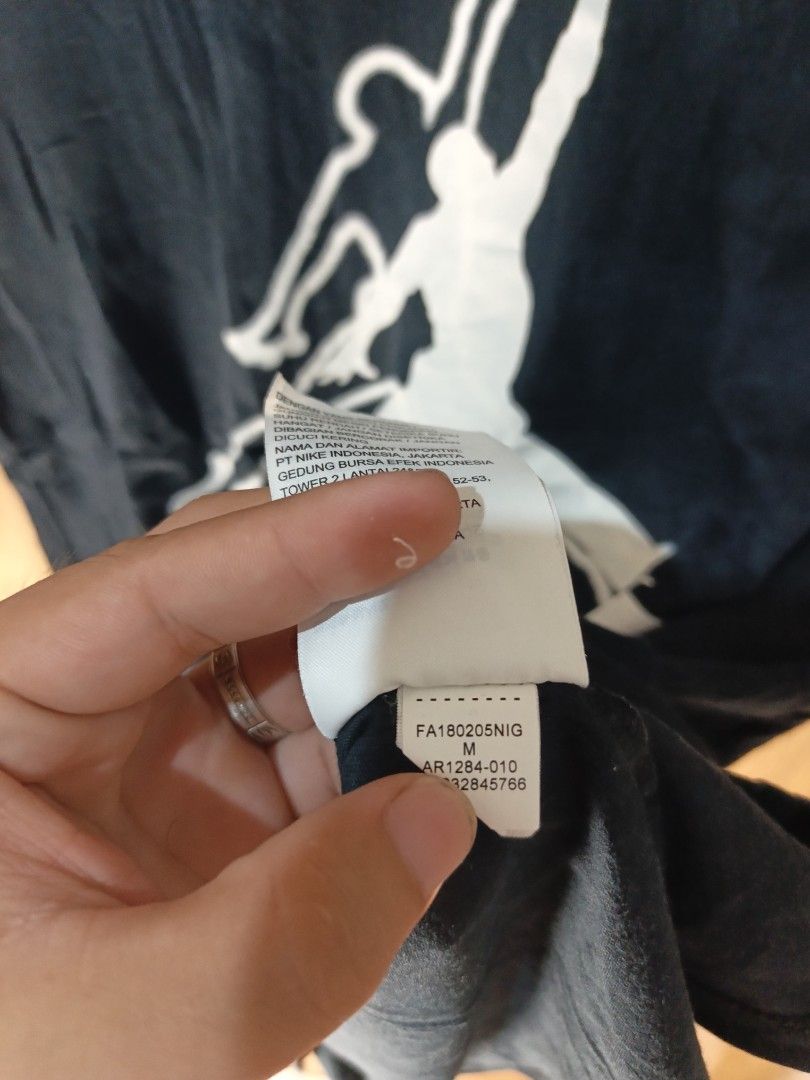 Jordan Mirage Big Logo (Category: Tshirts & Polo Shirts ) located in Nasipit. Submitted by zaynzdrip (Listing ID 1470114345, Image 3). Description: -Air Jordan Mirage Print Logo -good as new -no issue -medium -21 width by 28 length.