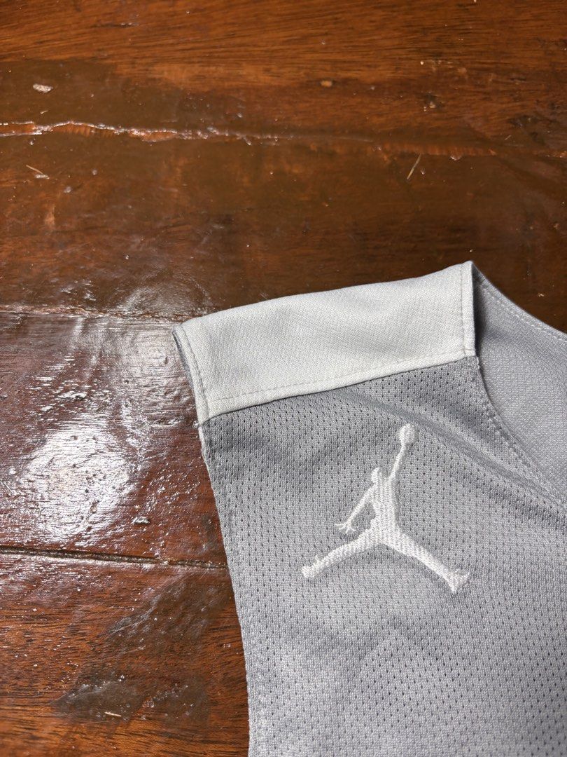 Jordan Reversible Jersey (Category: Tshirts & Polo Shirts ) located in Manila. Submitted by earlylifecrisis (Listing ID 1470051692, Image 3). Description: Sz Large Condition 9/10 Measure it by inch Width: 21 Length: 28 Shoulder: 14 Sleeve: Bust: Hem: •Refund / Returns not allowed allowed •Please do check the dimensions size on labels sometimes are not accurate on the sizing •Ask me before purchasing.