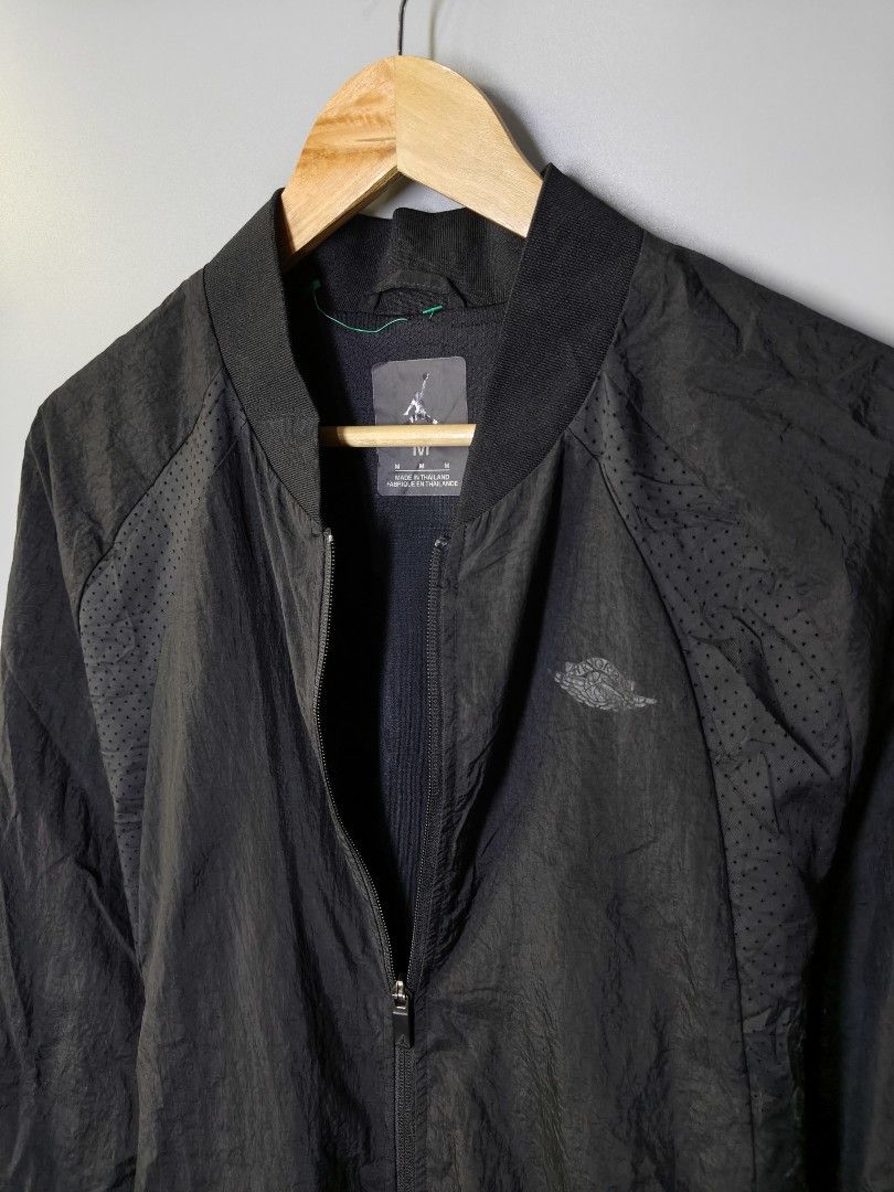 Jordan Woven Bomber (Category: Coats, Jackets and Outerwear) located in Baguio. Submitted by modern6tone6 (Listing ID 1470030110, Image 2). Description: Excellent 9.5/10 color rate Medium on tag 21 Width 29 Length.