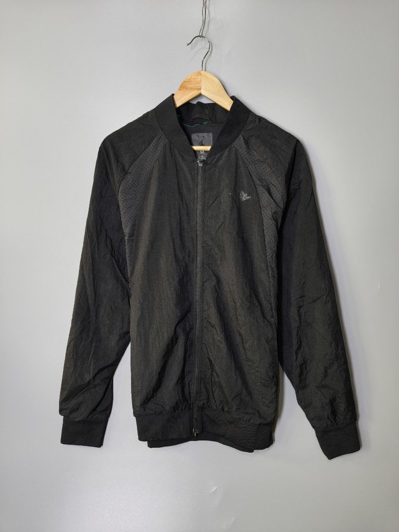 Jordan Woven Bomber (Category: Coats, Jackets and Outerwear) located in Baguio. Submitted by modern6tone6 (Listing ID 1470030110, Image 1). Description: Excellent 9.5/10 color rate Medium on tag 21 Width 29 Length.