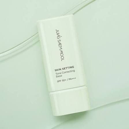 JUNG SAEM MOOL Skin Setting Tone Correcting Base (1.35 Fl Oz) (Category: Makeup) located in Manila. Submitted by cleesells (Listing ID 1470070212, Image 1). Description: JUNG SAEM MOOL Skin Setting Tone Correcting Base (1.35 Fl Oz) Benefits: This is a 2025 renewal version of Skin Setting Tone Correcting Base. A green makeup base that evens out skin tone by covering redness on the skin. Offers the skin sun protection with SPF 50+ PA+++. The porous