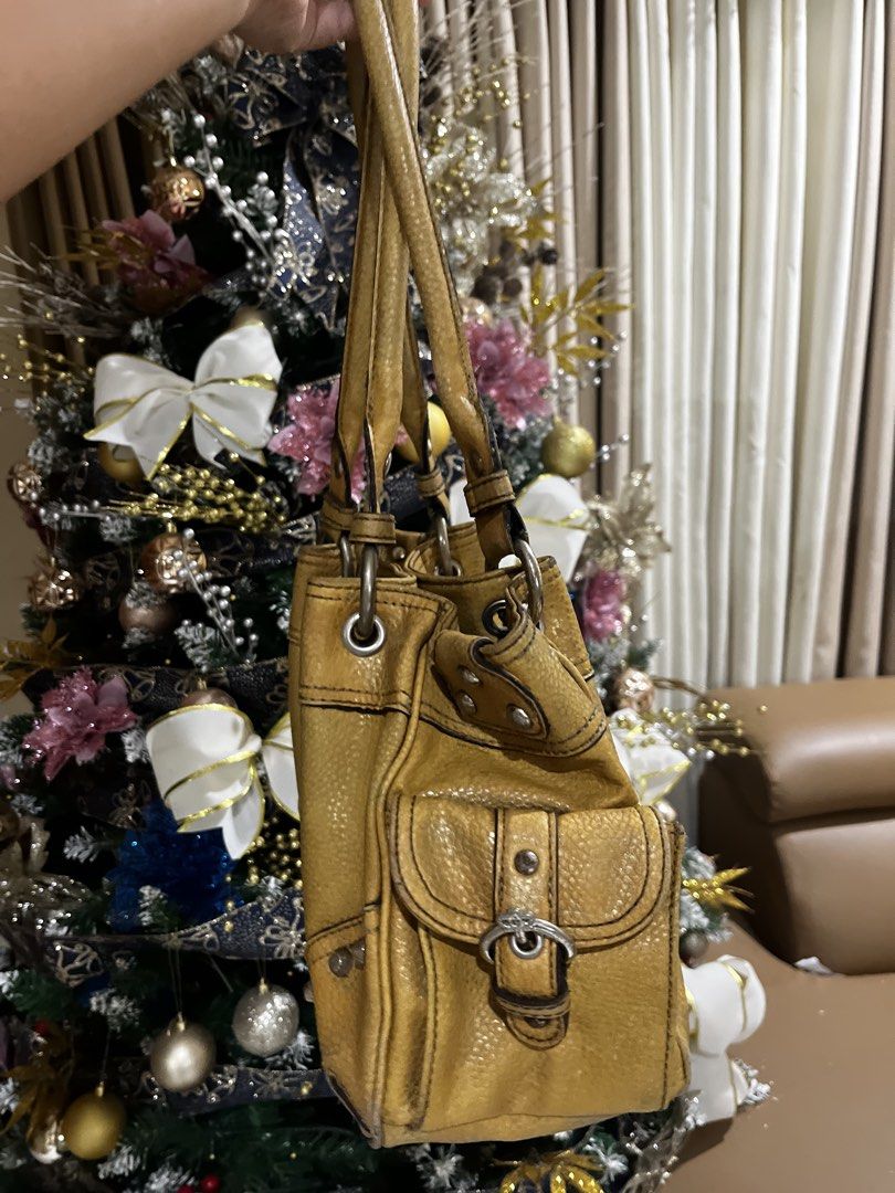 KATHY VAN ZEELAND (Category: Shoulder Bags) located in Butuan. Submitted by darlingdressco. (Listing ID 1470123618, Image 3). Description: .