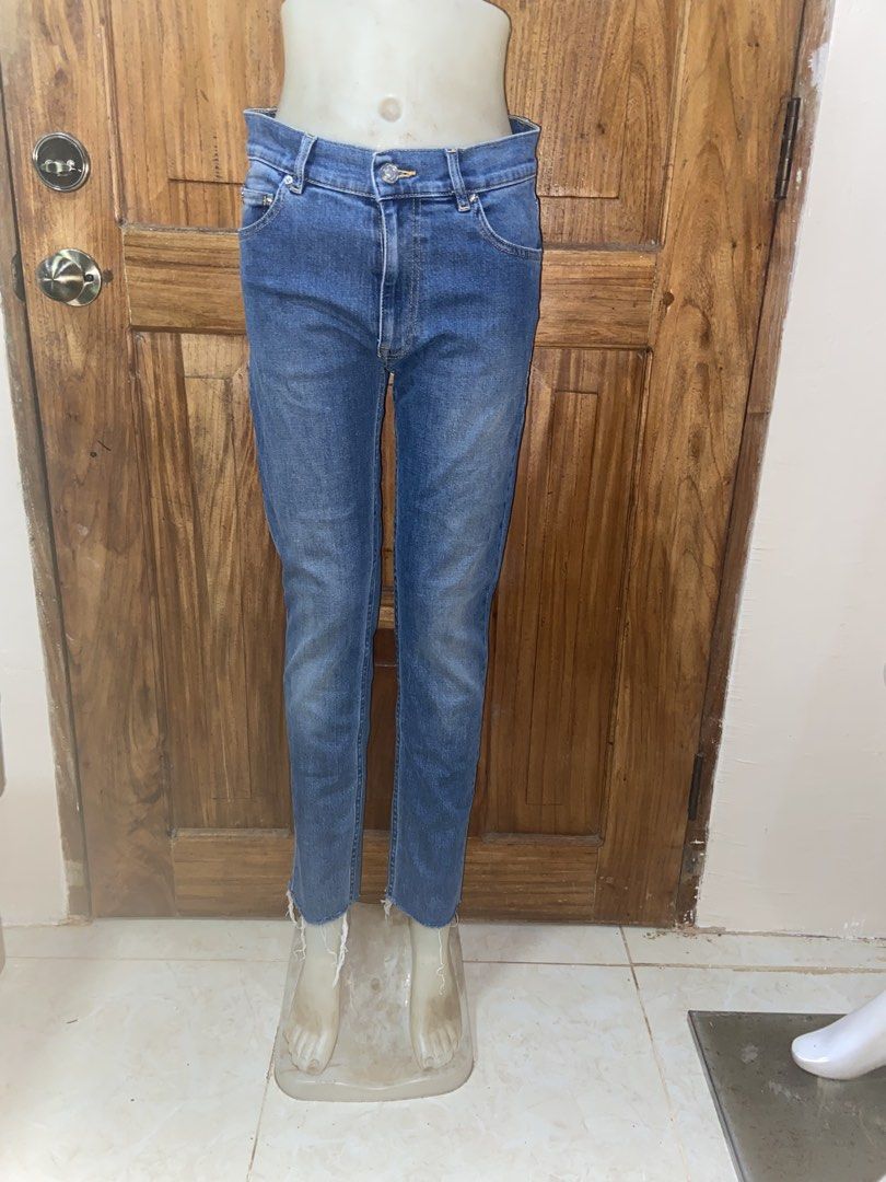 Kenzo Stretched (Category: Jeans) located in Mati. Submitted by yukilux_ (Listing ID 1470083669, Image 1). Description: .