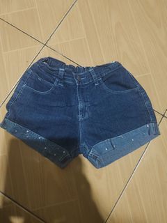 (Category: ) located in . Submitted by annsarisaristore (Listing ID 1470005006, Image 1). Description: .