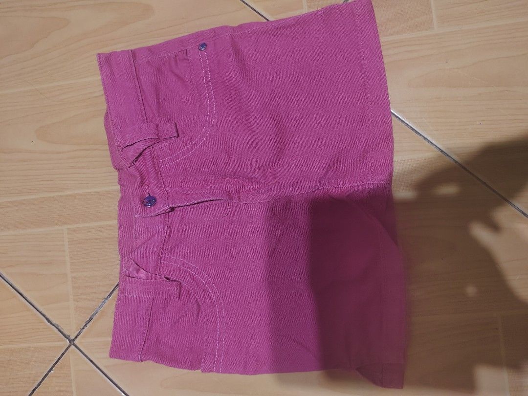 Kids Pink Skirt (Category: Babies & Kids Fashion) located in Bacoor. Submitted by annsarisaristore (Listing ID 1470006689, Image 1). Description: Bny petite skirt size 26 on tag pero kasya sa 7 yes old.
