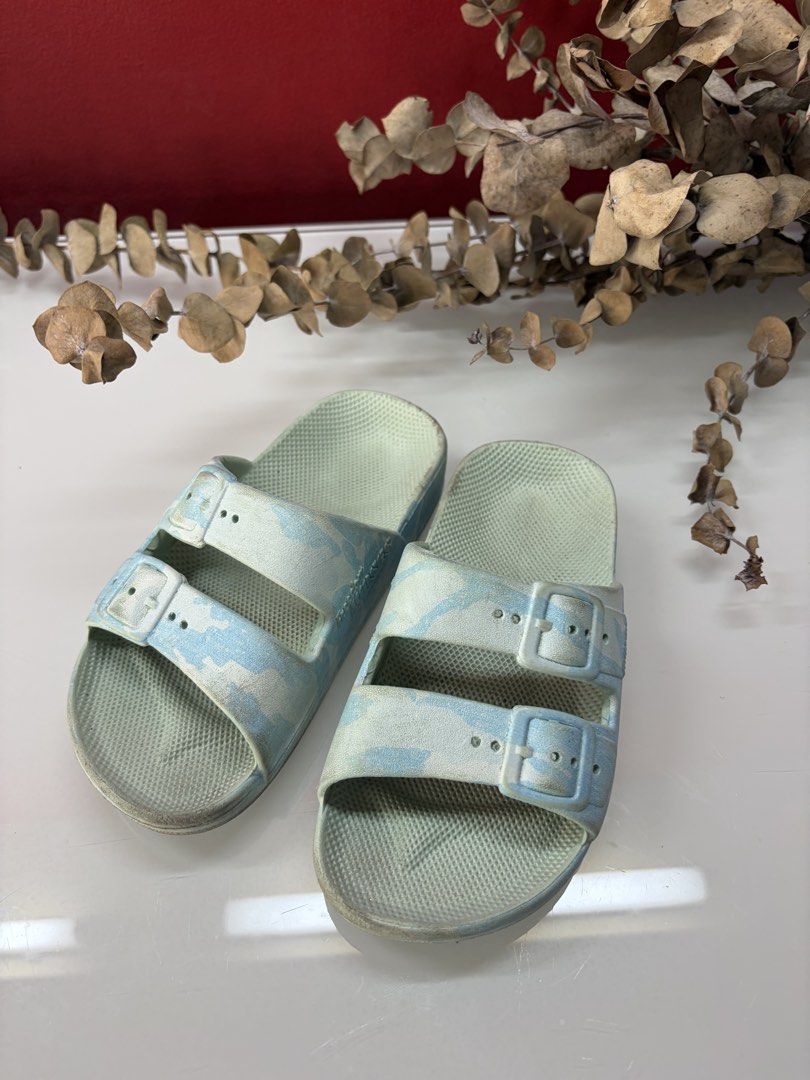 Kids sandals Rustans freedom Moses (Category: Babies & Kids Fashion) located in Manila. Submitted by coolandchic (Listing ID 1469974791, Image 1). Description: .