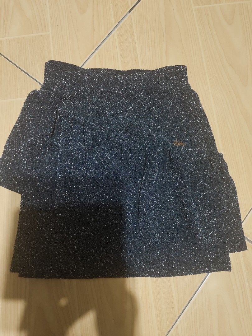 Kids Skirt (Category: Babies & Kids Fashion) located in Bacoor. Submitted by annsarisaristore (Listing ID 1470005848, Image 2). Description: Robby Rabbit Skirt cute bling bling fabric size 12.