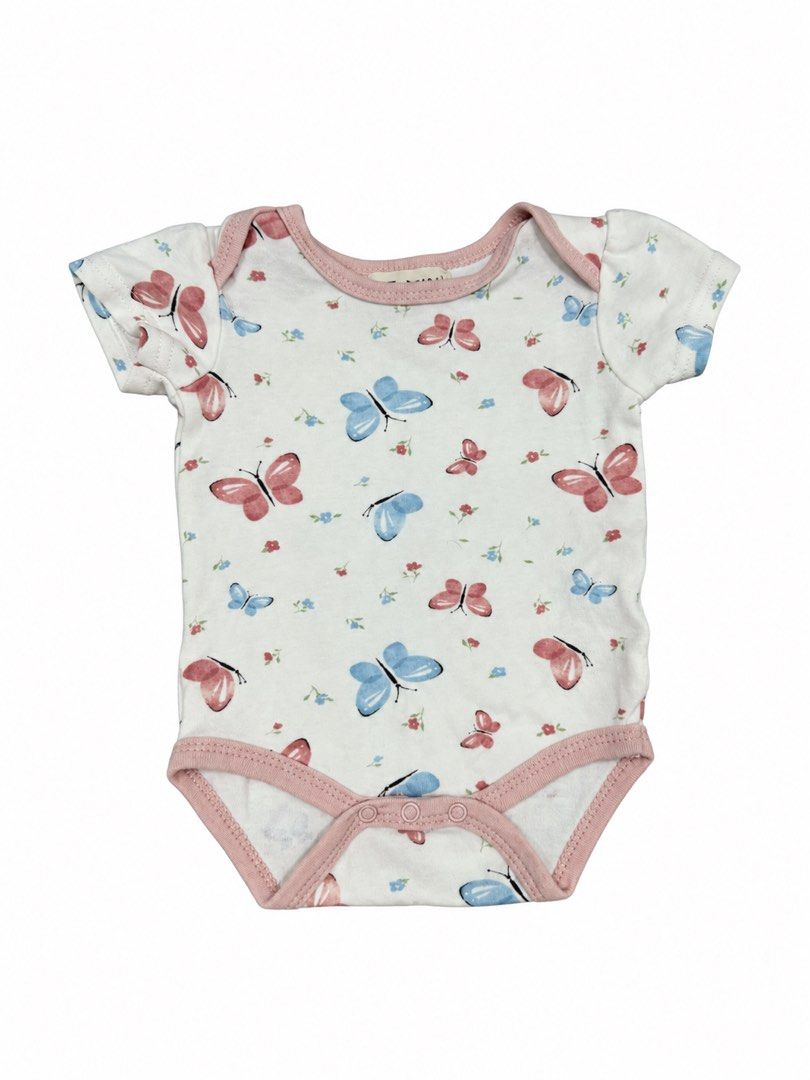 Kit + Pearl Outfit Set (3-6M) (Category: Babies & Kids Fashion) located in Angeles City. Submitted by aeapreloved (Listing ID 1469985068, Image 2). Description: Baby Butterfly Outfit Set 🦋🩷 • 2-piece set: short-sleeve bodysuit and pants • White cream bodysuit with cute blue and dusty pink butterfly prints • Dusty pink ribbed pants with elastic waistband • Soft, comfortable fabric for everyday wear • Snap-button closure for easy diaper changes P