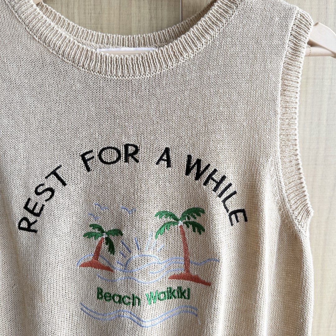 Knit Summer Top with Embroidered Details (Category: Sleeveless) located in Makati City. Submitted by alilbitofeverything.ph (Listing ID 1469976342, Image 2). Description: 📍Makati Size: small-medium No flaws.