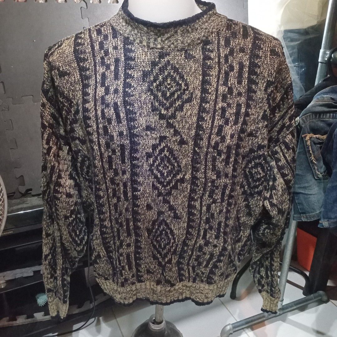 Knitted Close Neck Sweater (MEN) (Category: Coats, Jackets and Outerwear) located in Angono. Submitted by thrifted.fashionshop (Listing ID 1470109392, Image 1). Description: Fit - XL *knitted *close neck <COLORS MAY VARY DUE TO LIGHTING> MOP : Gcash only COURIER : Jnt / Lalamove REMINDER : Shipping fee ay hindi kasama sa presyo ng item.