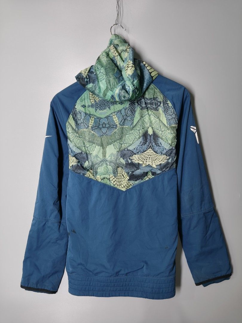 Kobe Snake Skin (Category: Coats, Jackets and Outerwear) located in Baguio. Submitted by modern6tone6 (Listing ID 1470046875, Image 2). Description: Excellent-New Condition 9.8/10 Color rate Large on tag.