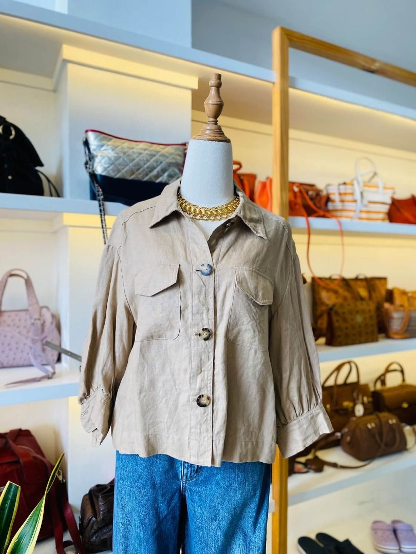 KOREAN BUTTON DOWN TOP (Category: Others Tops) located in Baguio. Submitted by asna_taku (Listing ID 1470044419, Image 1). Description: KOREAN BUTTON DOWN TOP M-L ₱680.