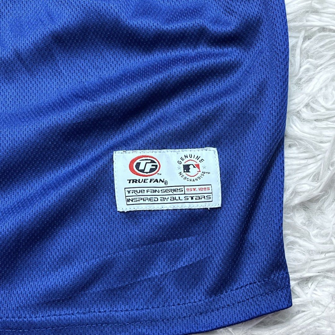 La Dodgers MLB jersey (Category: Activewear) located in Baguio. Submitted by sellingtonshop (Listing ID 1469949622, Image 3). Description: u4. Los Angeles Dodgers Baseball Jersey by True Fan Size: S mens or M womens Dimes: 26*19 Condition: excellent Issue: none Mine: 780 Steal: 880 Grab: 980.