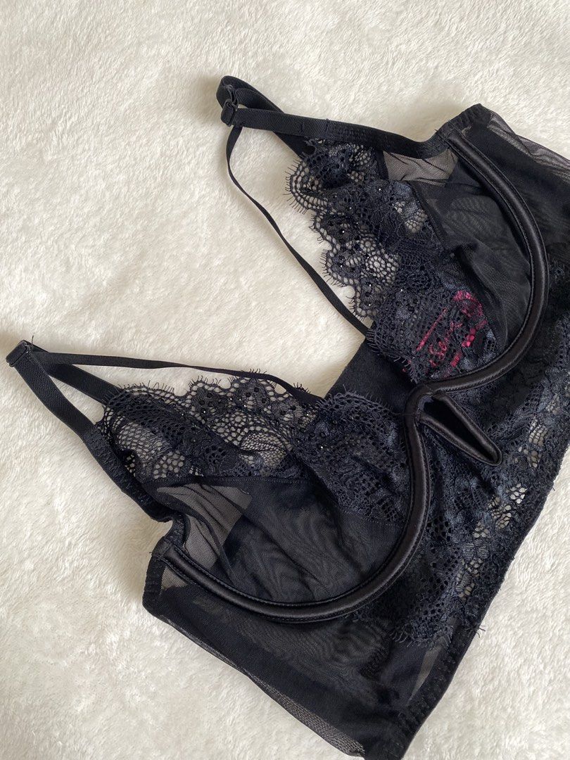 LA SENZA LACEY LINGERIE (Category: Undergarments & Loungewear) located in Pasig City. Submitted by leblancxx (Listing ID 1469948435, Image 3). Description: Authentic. Fixed price with freebies🎀 Medium.