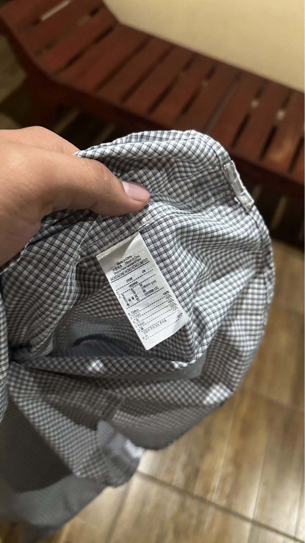 LACOSTE GREY LONGSLEEVE (Category: Longsleeves) located in Manila. Submitted by urban.vintage (Listing ID 1470068872, Image 3). Description: ISSUE: NONE ( NEED WASH ) MOP :GCASH ( NO COD ) SHIP VIA : LALAMOVE & J&T LOCATION : PASIG CITY LENGTH : 27 WIDTH : 20.