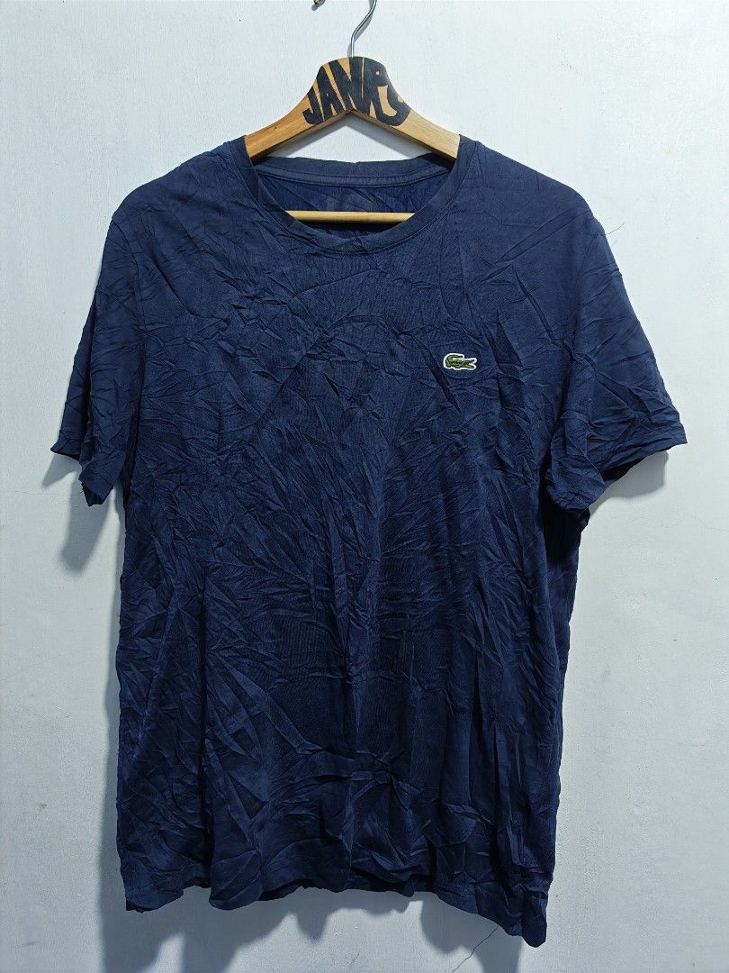 LACOSTE NAVY BLUE SHIRT (Category: Tshirts & Polo Shirts ) located in Pili. Submitted by janrypalmerodelima (Listing ID 1470107562, Image 1). Description: LACOSTE NAVY BLUE SHIRT DIMES: 20.5x27 CONDITION: VERY GOOD COLOR RATE: 9.5/10 ISSUE: NONE.