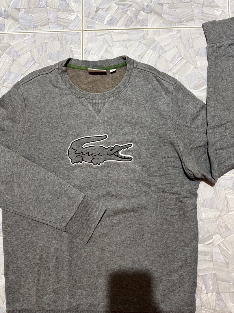 LACOSTE PULL OVER (Category: Hoodies) located in Argao. Submitted by janmaning-0624l95 (Listing ID 1470030037, Image 2). Description: LACOSTE PULL OVER SIZE 5 LARGE DIMES 21 x 27 Excellent condition No issue 1,300 Plus sf.