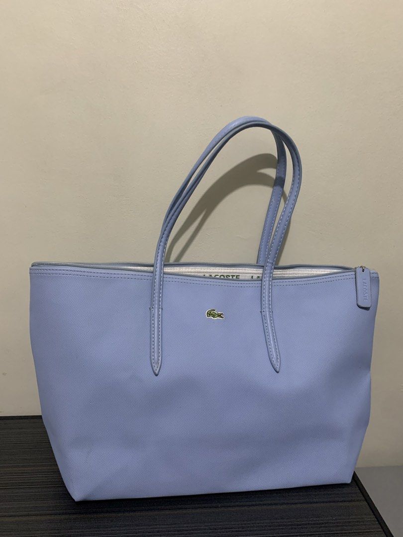 Lacoste Tote Bag (Category: Tote Bags) located in San Fernando. Submitted by coquette.curated (Listing ID 1470097838, Image 1). Description: Not OG Flaws on tag Nego!.