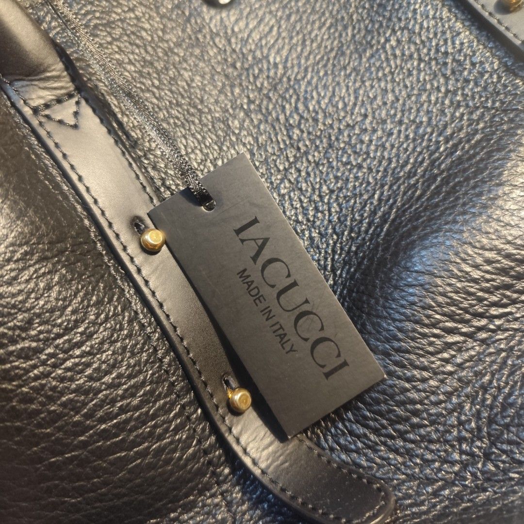 Lacucci Shoulder Bag (Category: Luxury Bags & Wallets) located in Manila. Submitted by buyybustt (Listing ID 1470093267, Image 3). Description: Need to Let Go Dm.