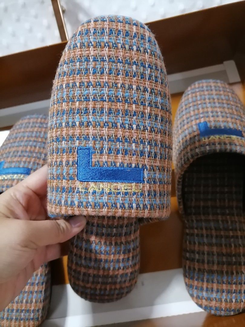 Lancel Indoor Slippers Gift Set (Category: Flats & Sandals) located in Butuan. Submitted by az-branded.items (Listing ID 1469981470, Image 3). Description: Kasya 38-39 isang size lang po ang 2 pairs.. Sole size 10 inches. Authentic Items From Japan.