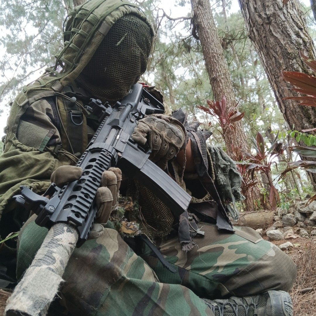 Lancer Tactical M4 Airsoft Rifle (Category: Action & Battle Toys) located in Caloocan City. Submitted by frenziedjack (Listing ID 1470072530, Image 1). Description: - Model: Lancer Tactical M4 rifle - Customization: Ghillie wrap and camo tape on the barrel Airsoft Lancer Tactical Gen 3 Inclusions - 1 metal Kalmot mag - 2 polymer mid-cap mags — ₱1,200 - Speedloader — ₱200 - 11.1V T-plug battery — ₱600 - Tan polymer magwell — ₱150 - Tan handguard r