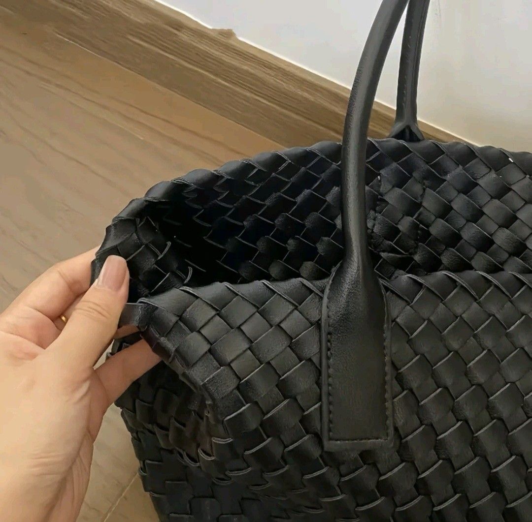 large capacity black woven unisex shoulder bag (Category: Shoulder Bags) located in Caloocan City. Submitted by shop.jeo (Listing ID 1470106676, Image 2). Description: 📩 send dm if interested!.