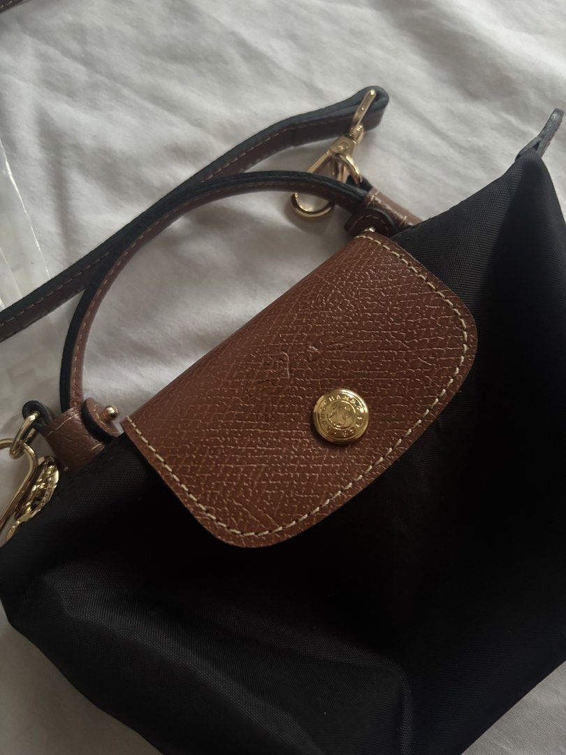 LC SLING BAG (Category: Cross-body Bags) located in Cavite. Submitted by xxjxt (Listing ID 1469953610, Image 2). Description: orig price: 7.5k nagamit lang ng ilang beses.