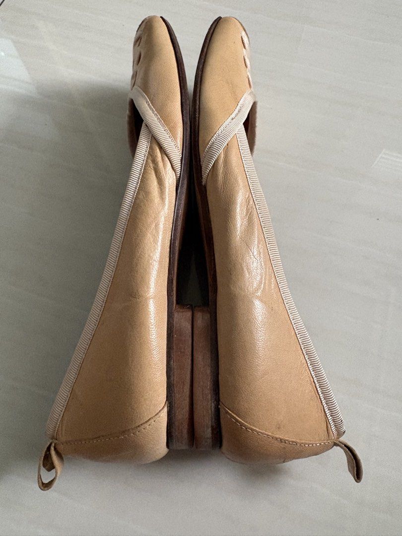 Leather Ballet Flats (Category: Flats & Sandals) located in Muntinlupa City. Submitted by jane226ph (Listing ID 1470079042, Image 3). Description: Ballet Flats Size EU 37 Genuine leather upper and sole Color Classic beige / nude Square toe with ribbon detail Made in Spain Bought in Spain Rare older boutique design .