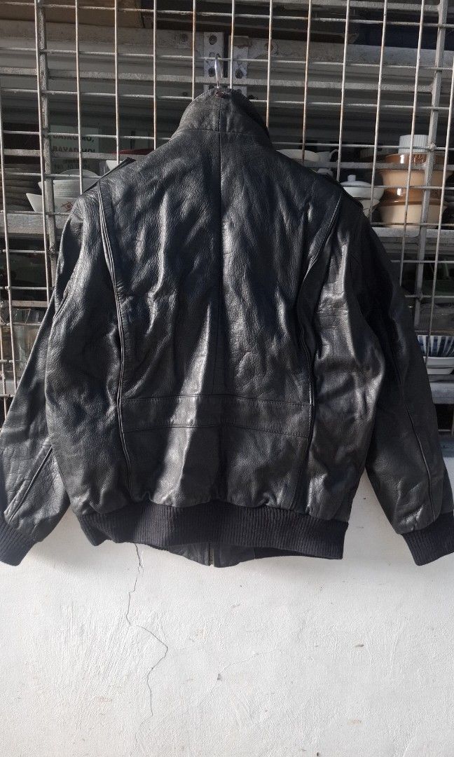 LEATHER JACKET (Category: Coats, Jackets and Outerwear) located in Antipolo. Submitted by goldentiger-ac44 (Listing ID 1470082206, Image 2). Description: Leather jacket Size large Pure leather Excellent condition Price 2500 Antipolo city location.