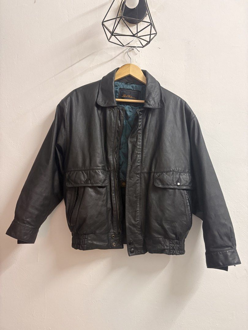 Leather Jacket (Category: Coats, Jackets and Outerwear) located in Kota Bharu. Submitted by qilothing (Listing ID 1470101266, Image 2). Description: all in good condition with minor scratches want to let go my lovely leather jacket price can nego kindly dm for availability!.