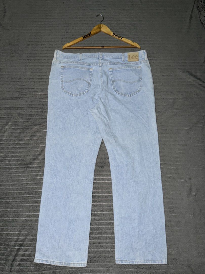 LEE ACID WASH PANTS (Category: Jeans) located in Manila. Submitted by triptothrift7 (Listing ID 1470078613, Image 2). Description: message if you are interested! for fast transaction LEE ACID WASH PANTS for only 1000 size 42 waistline 40 x 42 length 43 hem 9 no major issue need wash only excellent condition color rate 9/10 mode of payment gcash or bank transfer location Biñan laguna.