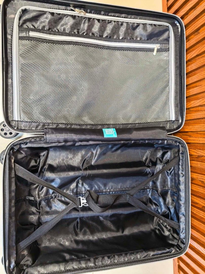 Legend Walker (Category: Luggage) located in Manila. Submitted by jzjapansurplus (Listing ID 1469958838, Image 2). Description: Brand: Legend Walker Model : Earth Hard side ✨ In Very Good condition ✅ 💯 Legit Brand ✅ Medium Check luggage ✅ H24" x L14.5" x D11-13" ✅ Heavy Duty Guaranteed ✅ Made From Polycarbonate Materials! ✅ 360°Wheels All smooth ✅ TSA 007 lock with Passcode.