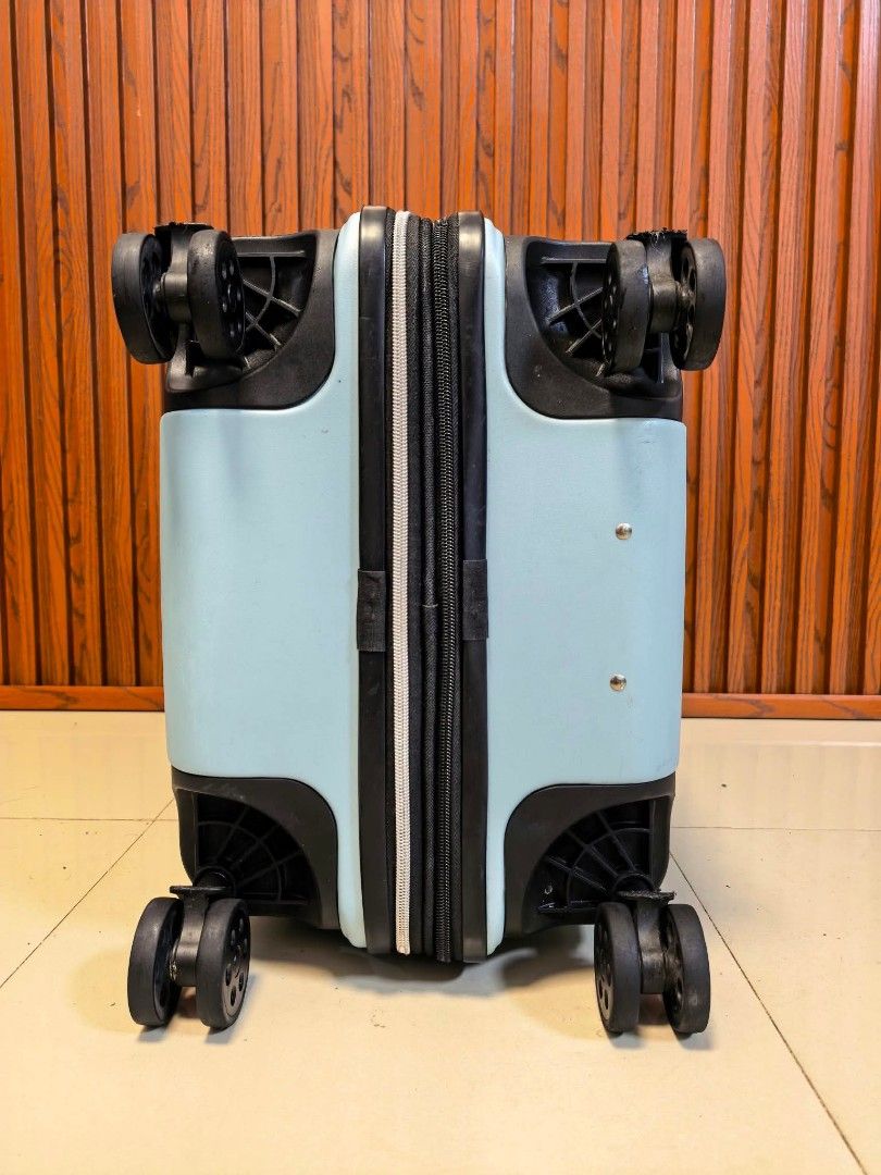 Legend Walker (Category: Luggage) located in Manila. Submitted by jzjapansurplus (Listing ID 1469958838, Image 3). Description: Brand: Legend Walker Model : Earth Hard side ✨ In Very Good condition ✅ 💯 Legit Brand ✅ Medium Check luggage ✅ H24" x L14.5" x D11-13" ✅ Heavy Duty Guaranteed ✅ Made From Polycarbonate Materials! ✅ 360°Wheels All smooth ✅ TSA 007 lock with Passcode.